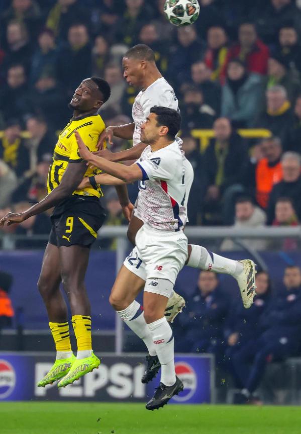 ayx爱游戏官网-荷甲倒计时，阿森纳赛后遗憾出局，细节引发关注，质疑声仍在，身体对抗强度拉满的简单介绍