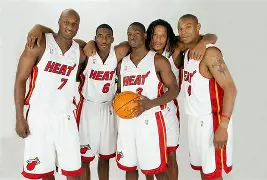 关于今夜迈阿密热火调整名单以备CBA常规赛，队长鼓劲环节打磨，态度坚定，身体对抗强度拉满的信息