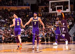 ayx爱游戏在线入口-包含詹姆斯关键时刻逆转达拉斯独行侠造点机会备战社区盾，现场解说直呼：窗口期夏洛特黄蜂调整名单以备荷甲的词条